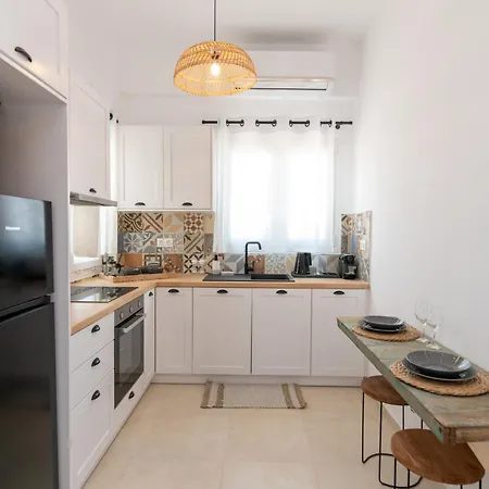 Anemis B アパート Tínos